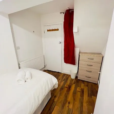 Upton Park Bedrooms 25 Min To *
