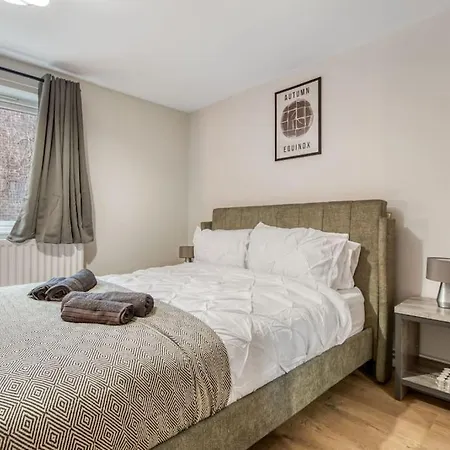 1 Bedroom Flat - Brixton *