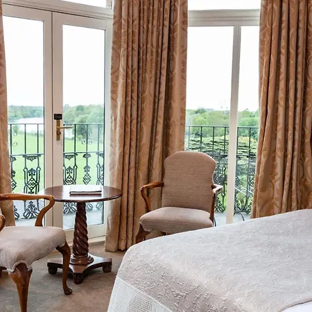 Отель The Petersham 4*