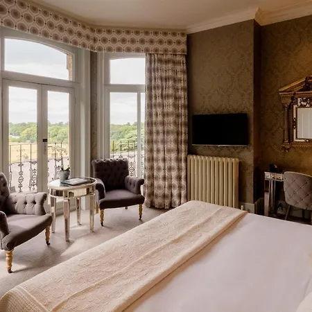 Отель The Petersham