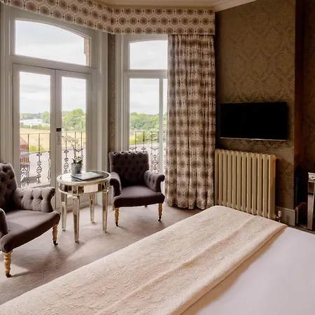 The Petersham 4*