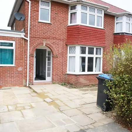 Deluxe 4-bed House Close2 Wembley Stadium Holiday home