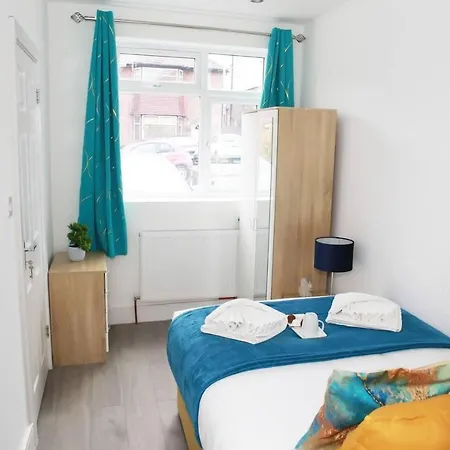 Holiday home Deluxe 4-bed House Close2 Wembley Stadium Hendon