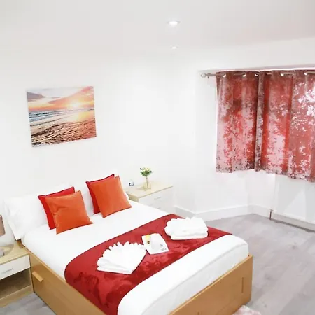 Holiday home Deluxe 4-bed House Close2 Wembley Stadium Hendon