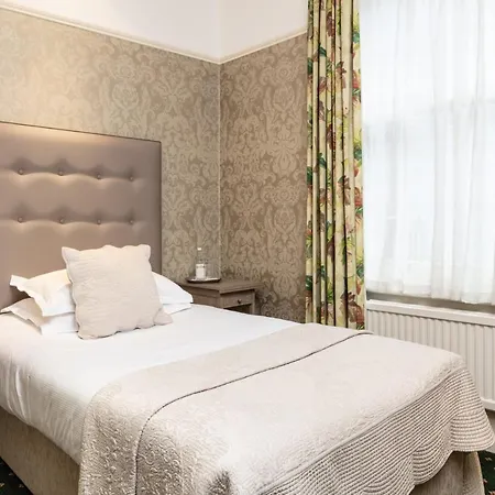 The Petersham Richmond (Greater London)