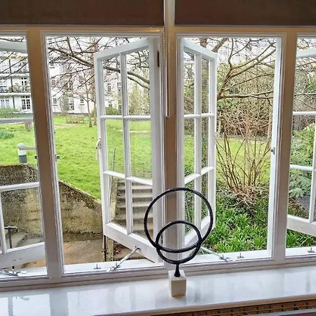 206mm Highgate Apartment London