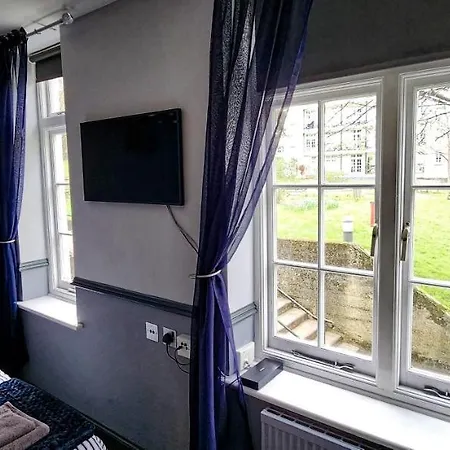 206mm Highgate Apartment *