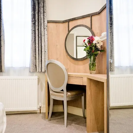 Hotel Western Buckingham Palace Rd 3*