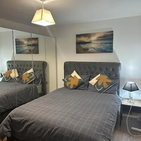 Beautiful Street Dream Ground Floor One Bedroom * London