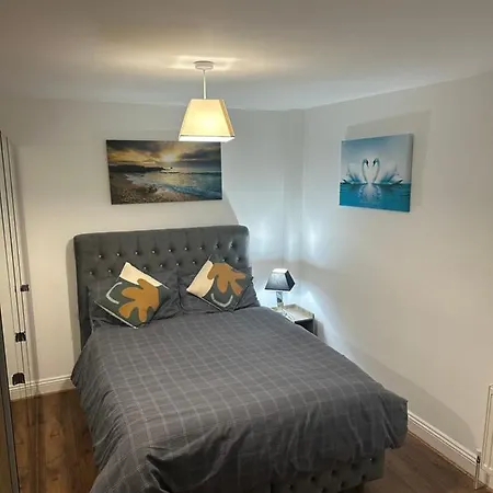 Beautiful Street Dream Ground Floor One Bedroom Apartment