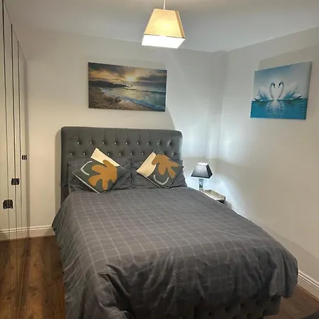 Apartment Beautiful Street Dream Ground Floor One Bedroom