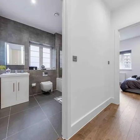 Sleep 8 9elms Apartment London