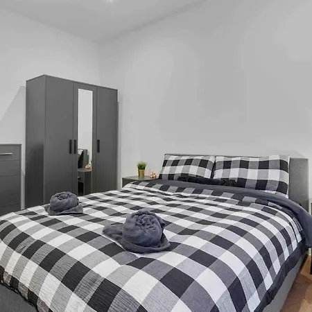 Sleep 8 9elms Apartment *