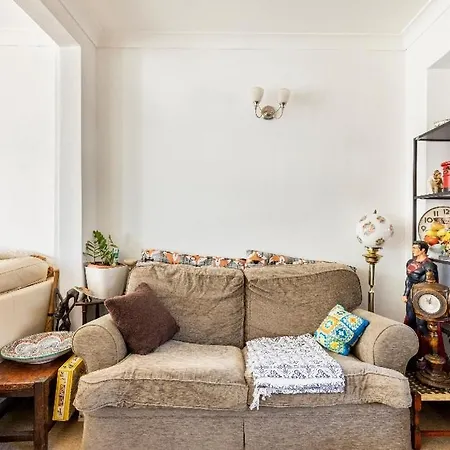 Lovely House * London
