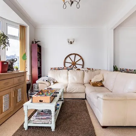 Lovely House * London