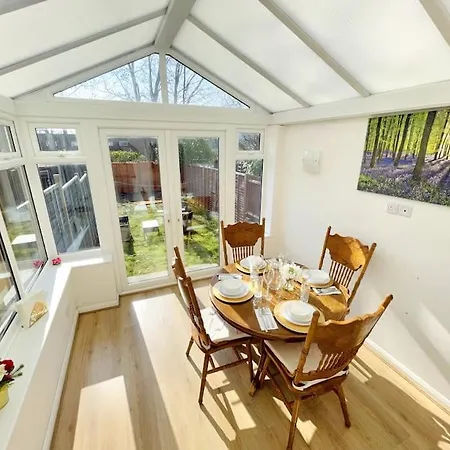 Apartamento Elegant London With Free 5g Wi-fi, Garden, Workspace, Free Parking, Full Kitchen Welling