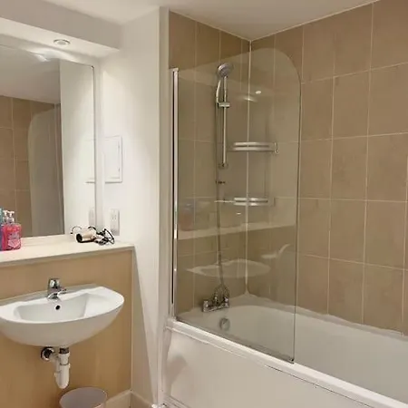 New Build 2 Bedroom With 2 Bath, Apartment London