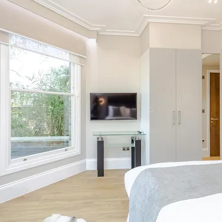 Luxlet - Heart Of Hampstead, London