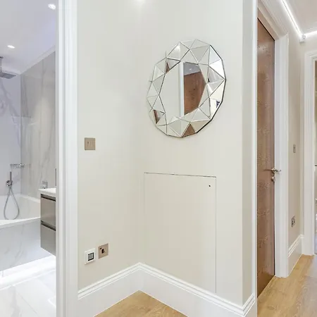 Luxlet - Heart Of Hampstead, *