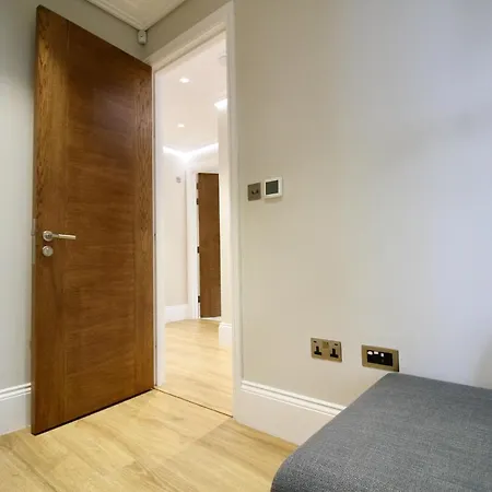 Luxlet - Heart Of Hampstead, *