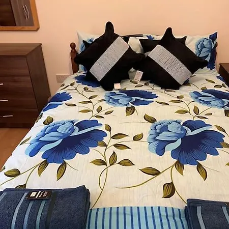 004- Brand New 1 Bedroom F1 *