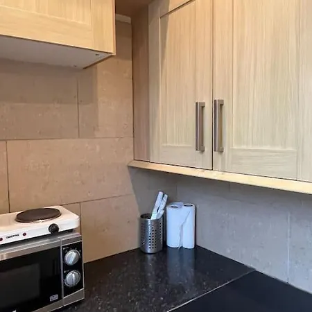 001- Lovely 3-bedroom Very Close To Oxford Street Apartment *