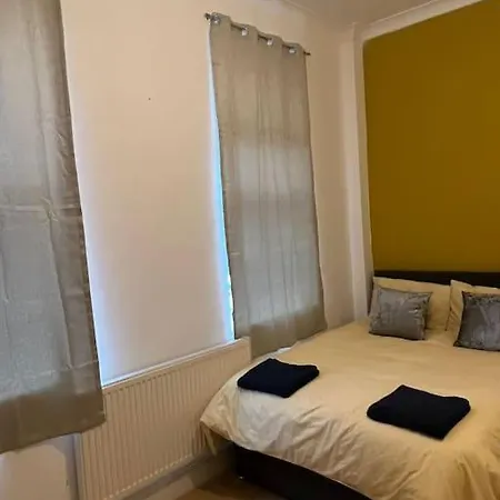 001- Lovely 3-bedroom Very Close To Oxford Street London