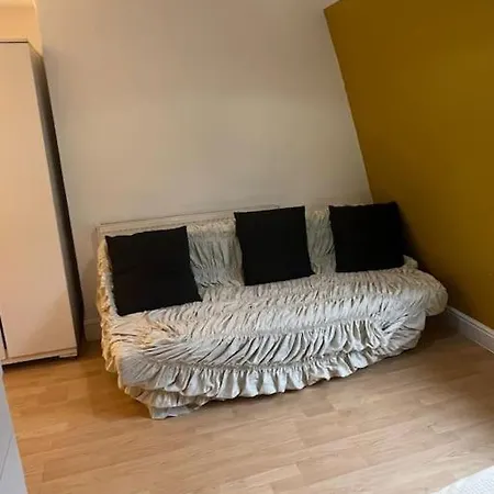 Apartment 001- Lovely 3-bedroom Very Close To Oxford Street *