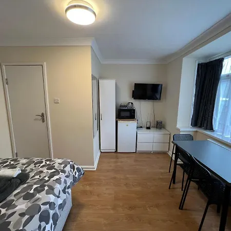 Kensal 2 Guest house London