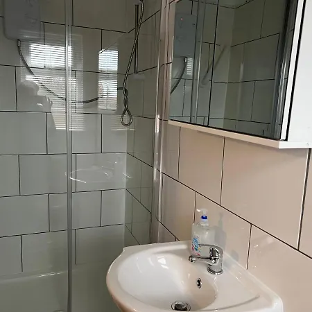 Kensal 2 Guest house London