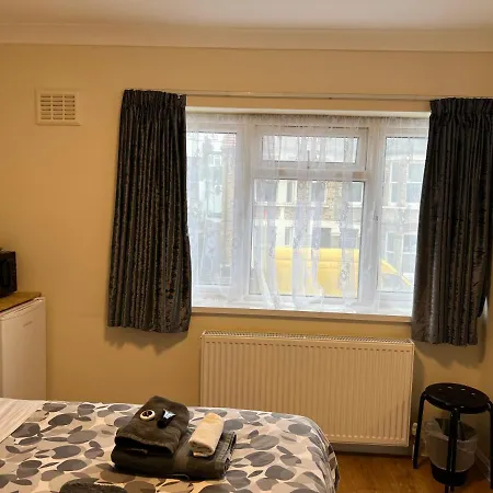 Kensal 2 Guest house *