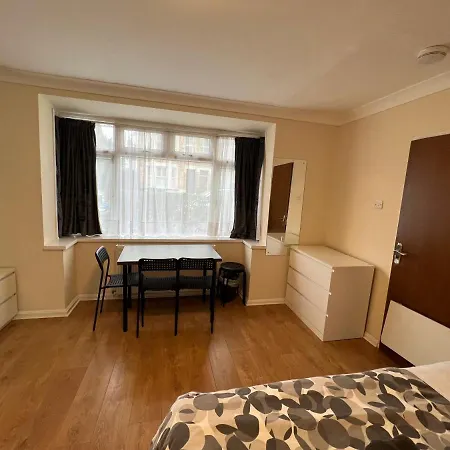 Kensal 2 Guest house London