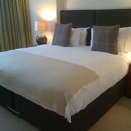 Couette-café Glenlyn & 3*