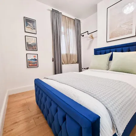 Designer Flat With Parking Near Peckham & Brixton Apartment