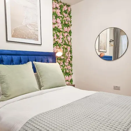 Apartment Designer Flat With Parking Near Peckham & Brixton *