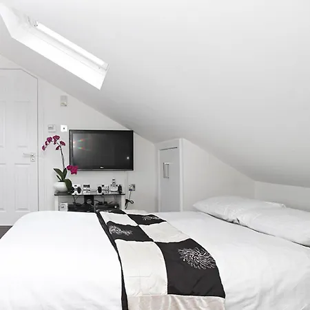 Lets - I5 Apartment London