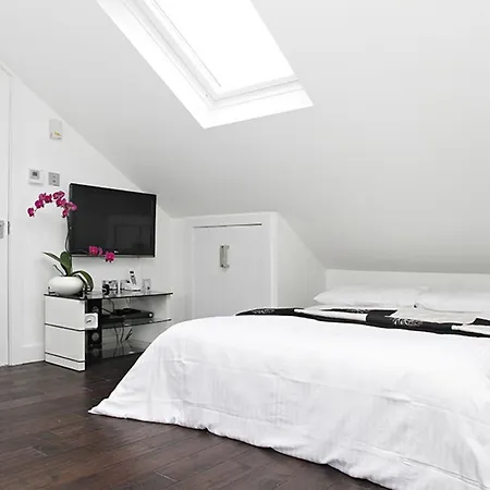 Lets - I5 * London