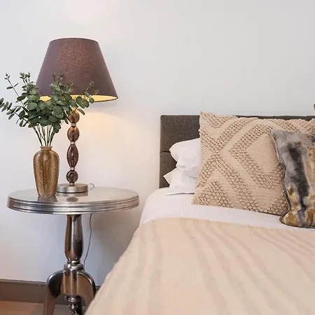 Oxford Street -west End-great Location