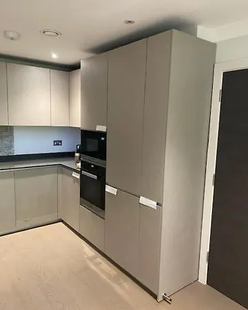 Homestay Lovely In Modern London Hendon