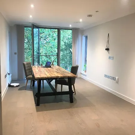 Lovely In Modern London Homestay Hendon