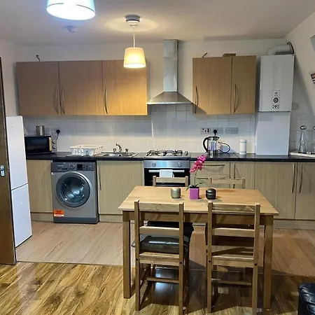 Perfect For Families And Friends - 2 Bedroom In - Peckham * London