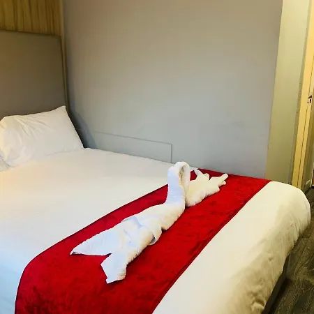 Lily Hotel