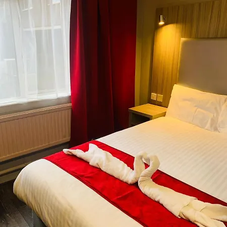 Lily Hotel