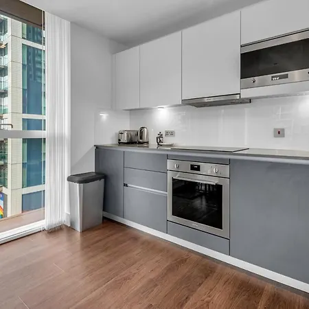 Modern 01 & 02 Bed In Canary Wharf Apartment