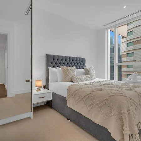 Modern 01 & 02 Bed In Canary Wharf Apartment