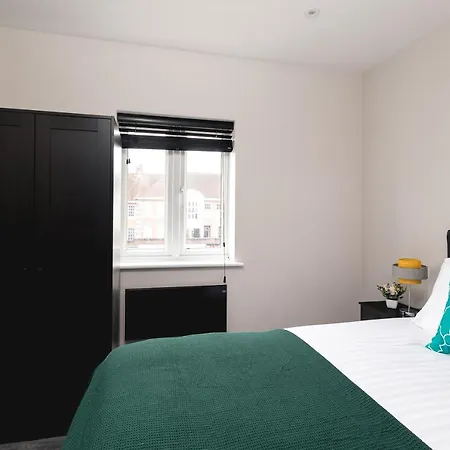 Appartement Skyvillion - Cozy Large 4 & 1 Bed In Enfield, Mins To Tube Station, Free Wi-fi Londres