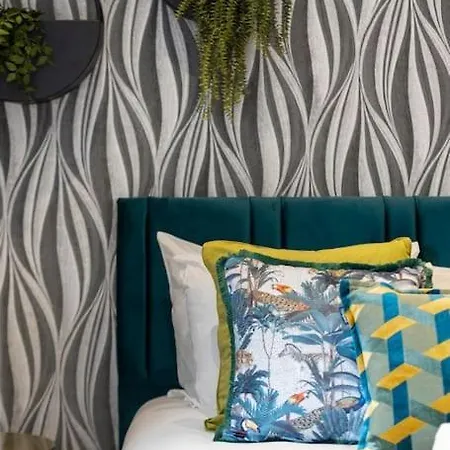 Apartment Cozy Nook: Stylish Studio, Walk To Park & Shop *