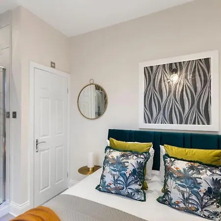 Apartment Sweet Suite: Trendy Studio For Two