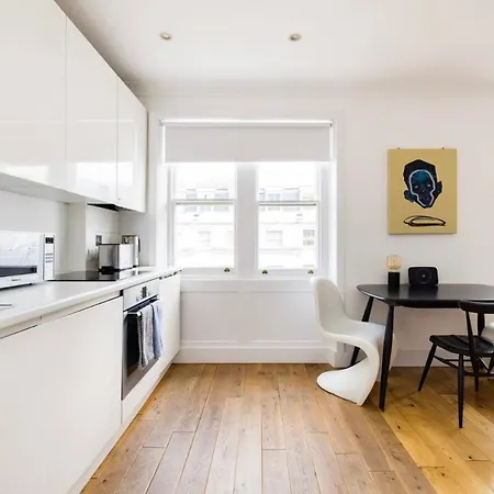 Cool, Quiet Notting Hill 2 Bed London