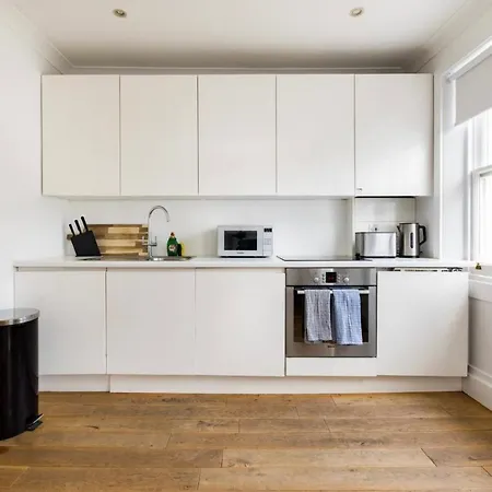 Cool, Quiet Notting Hill 2 Bed London